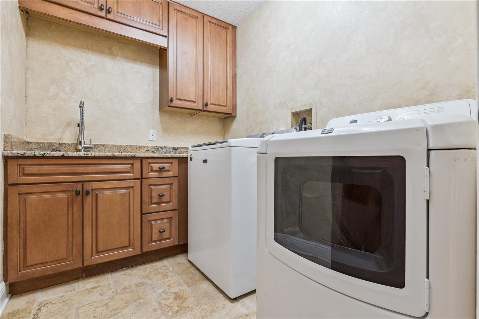 HIDDEN HARBOUR - Residential