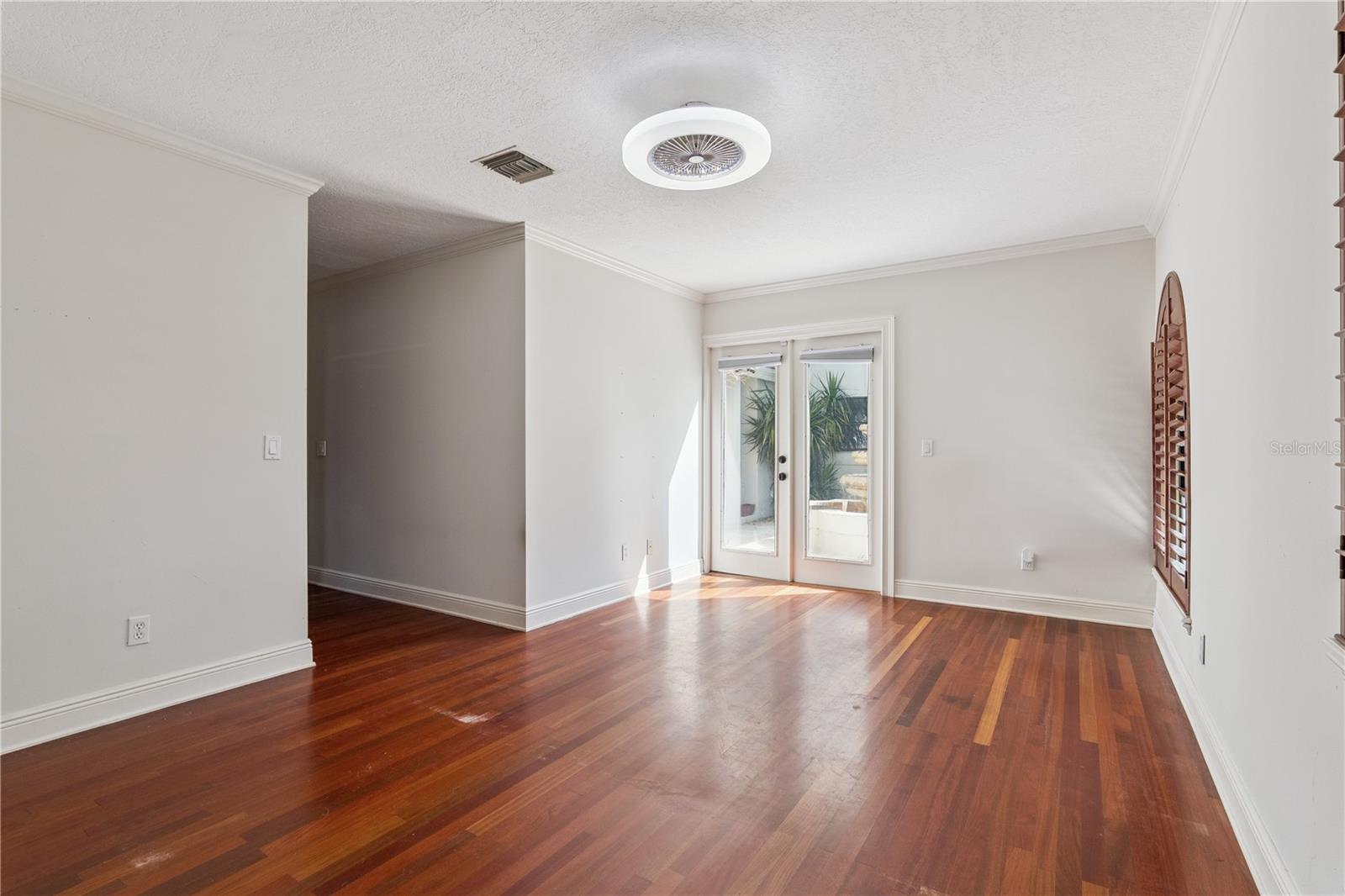 HIDDEN HARBOUR - Residential