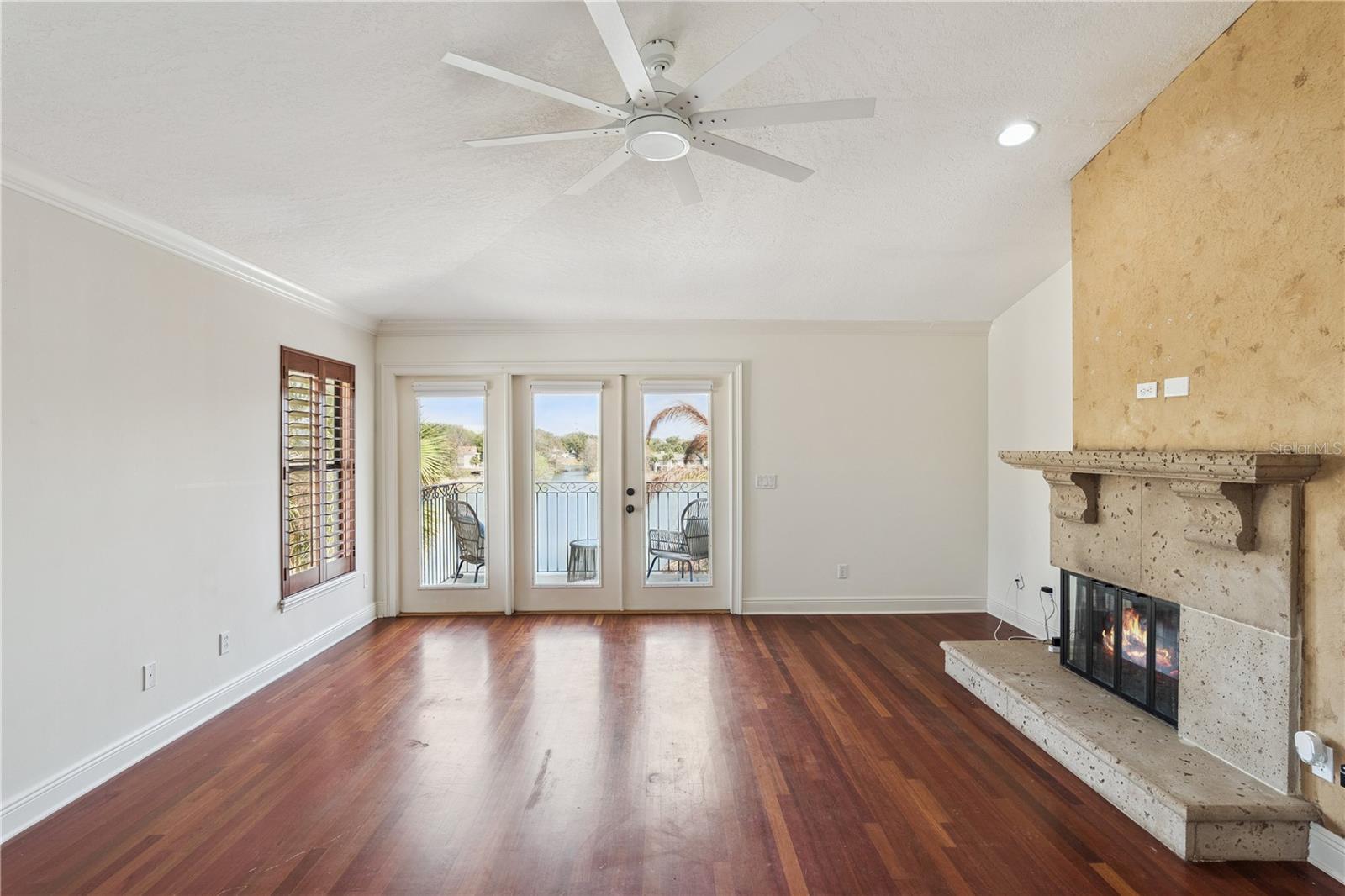 HIDDEN HARBOUR - Residential