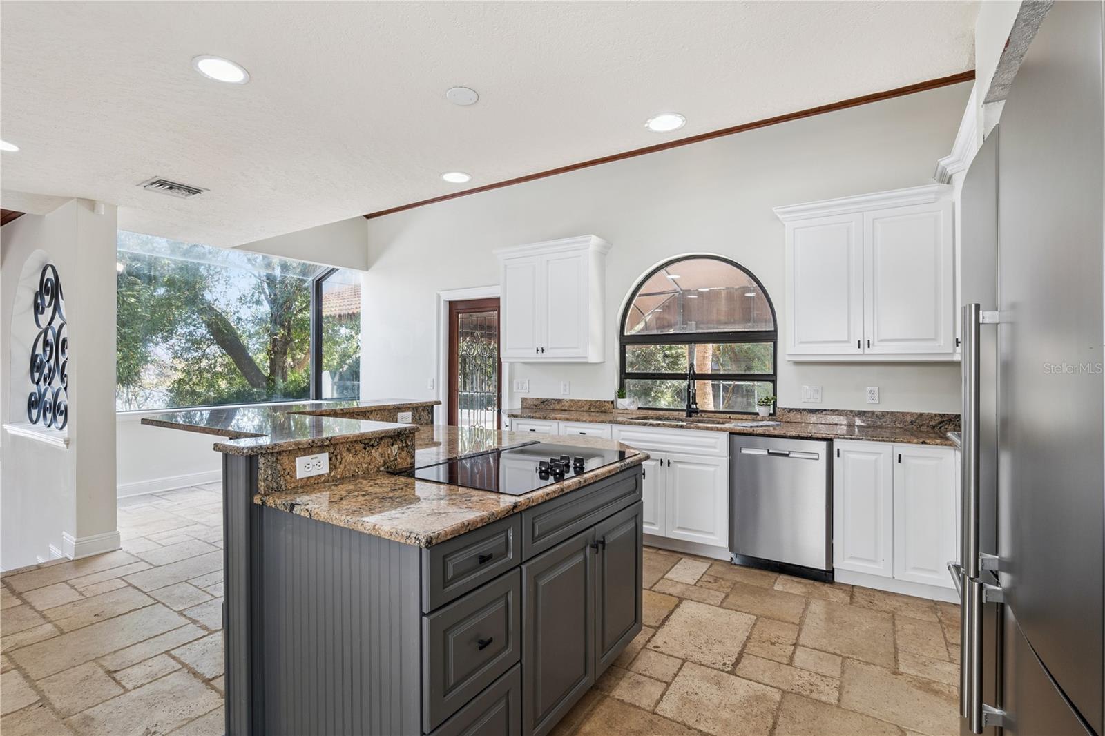 HIDDEN HARBOUR - Residential