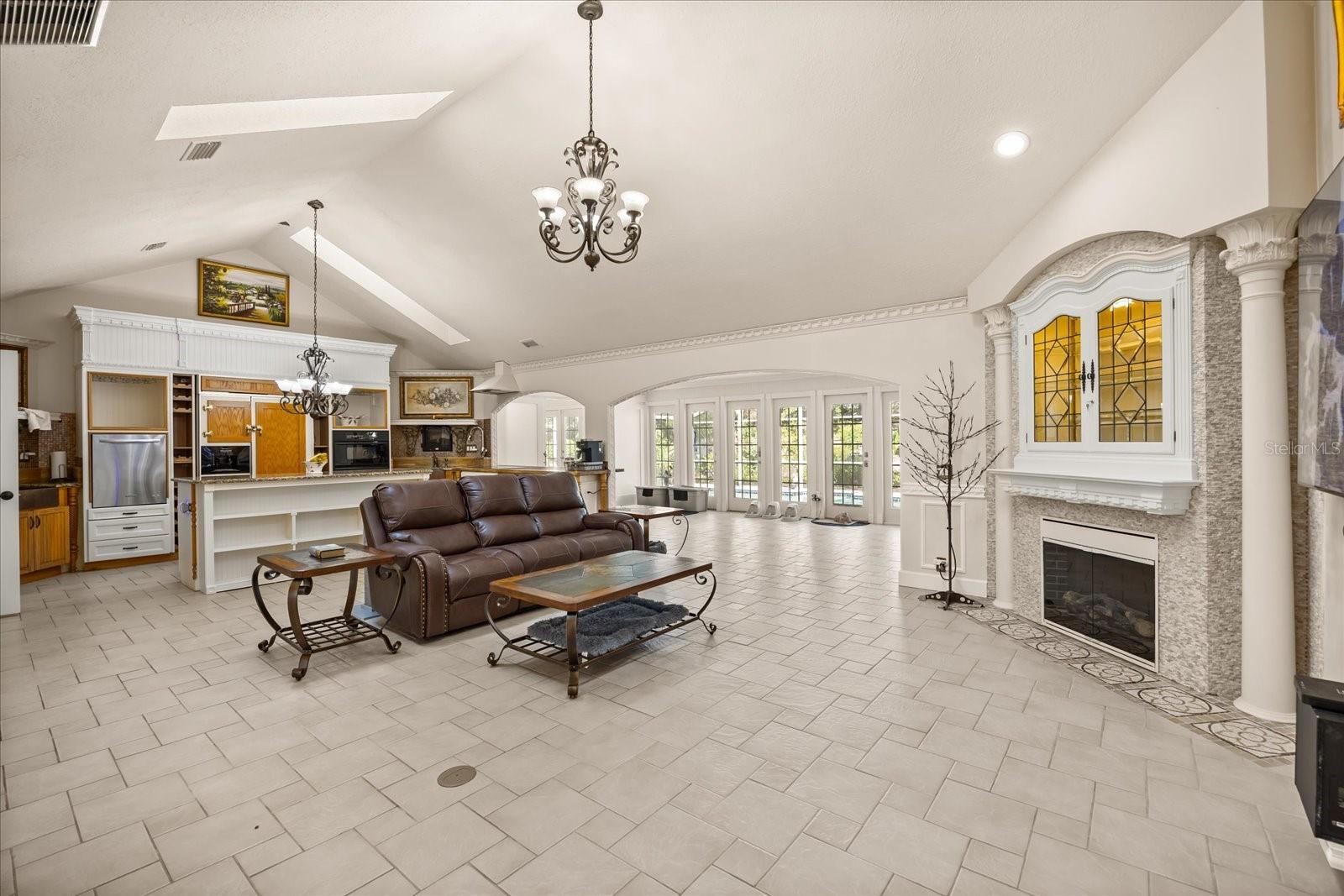 COUNTRY DOWNS PH 2 - Residential