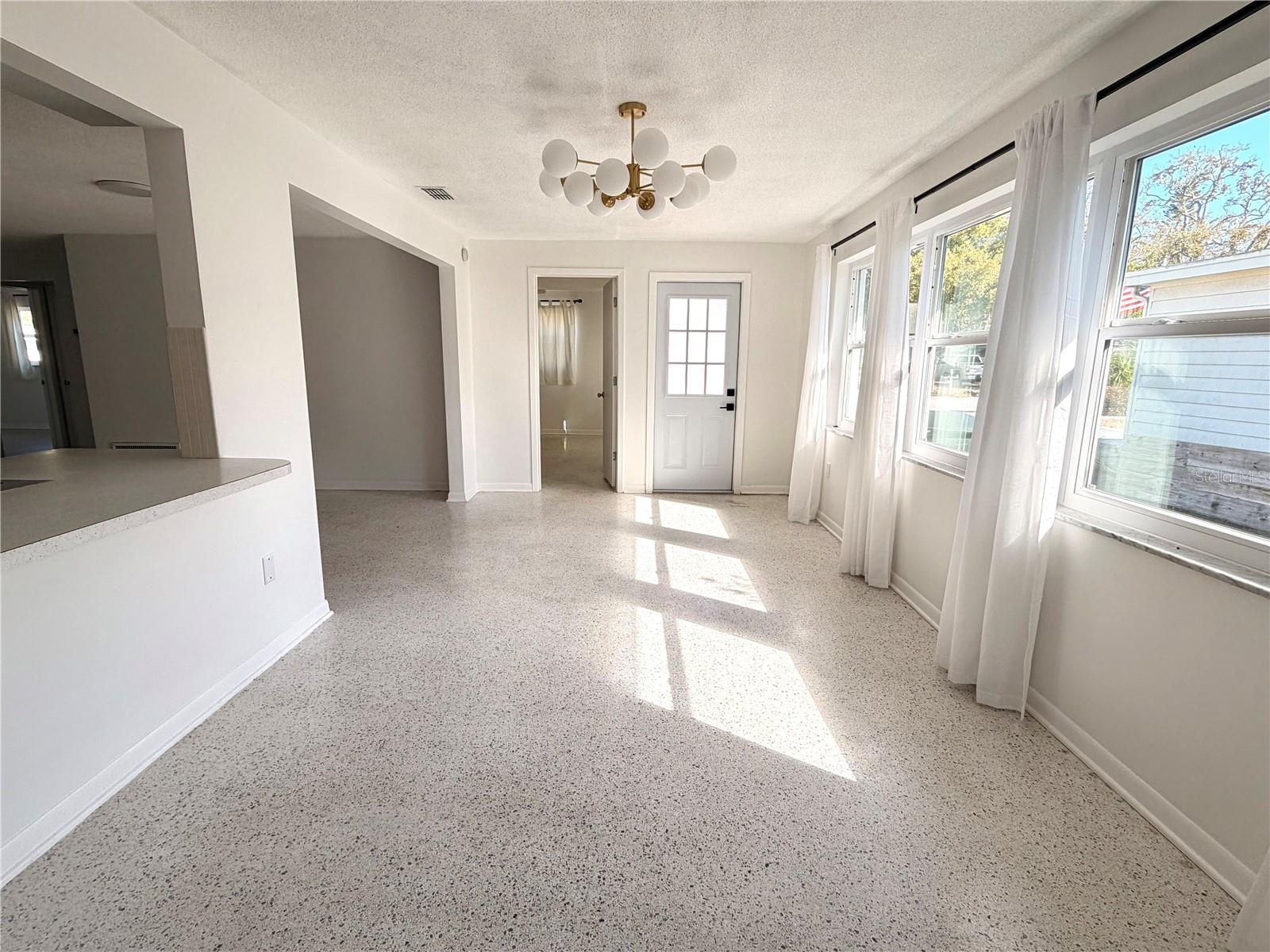 PLEASANT VIEW TERRACE 4TH ADD - Residential Lease