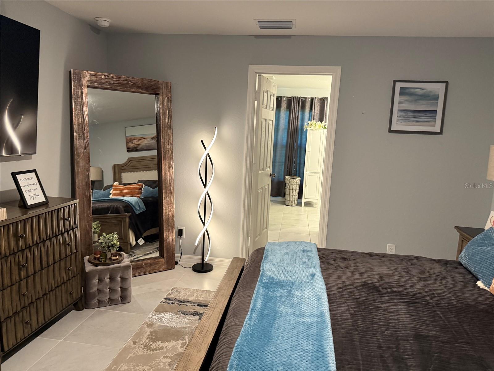 1573 - PORT CHARLOTTE SUB 26 - Residential Lease