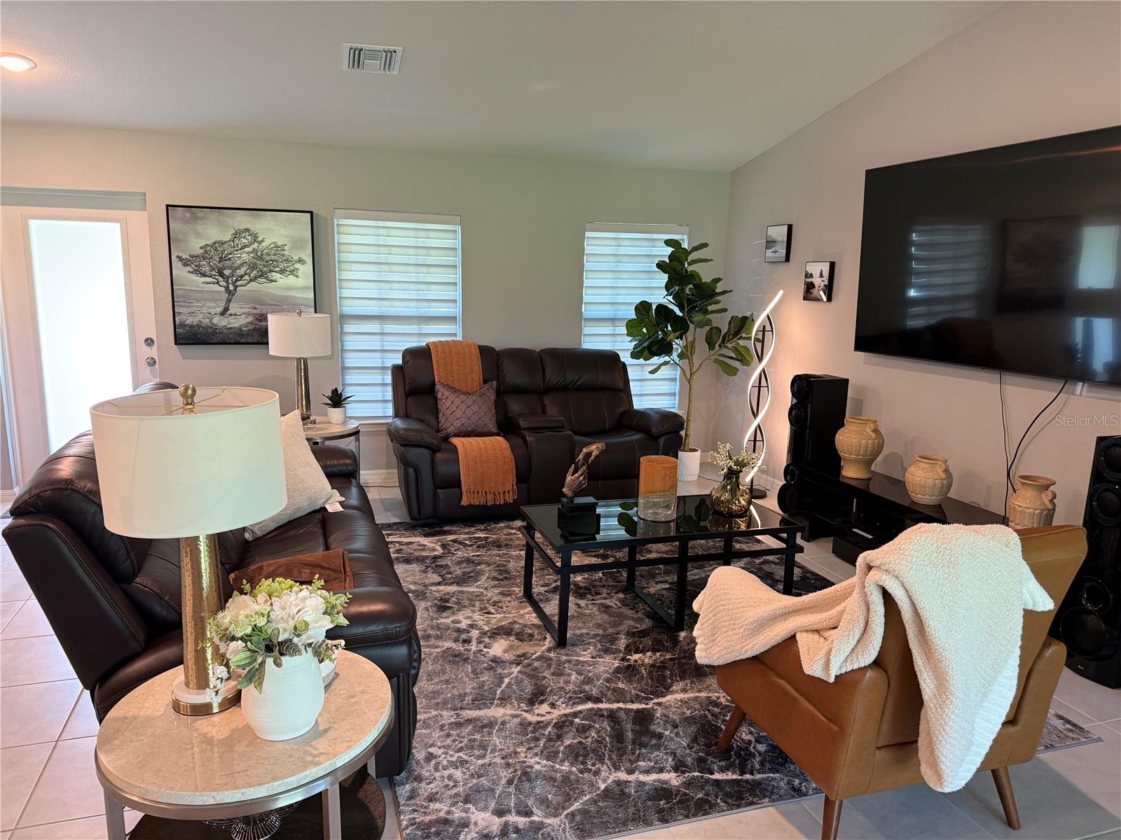 1573 - PORT CHARLOTTE SUB 26 - Residential Lease