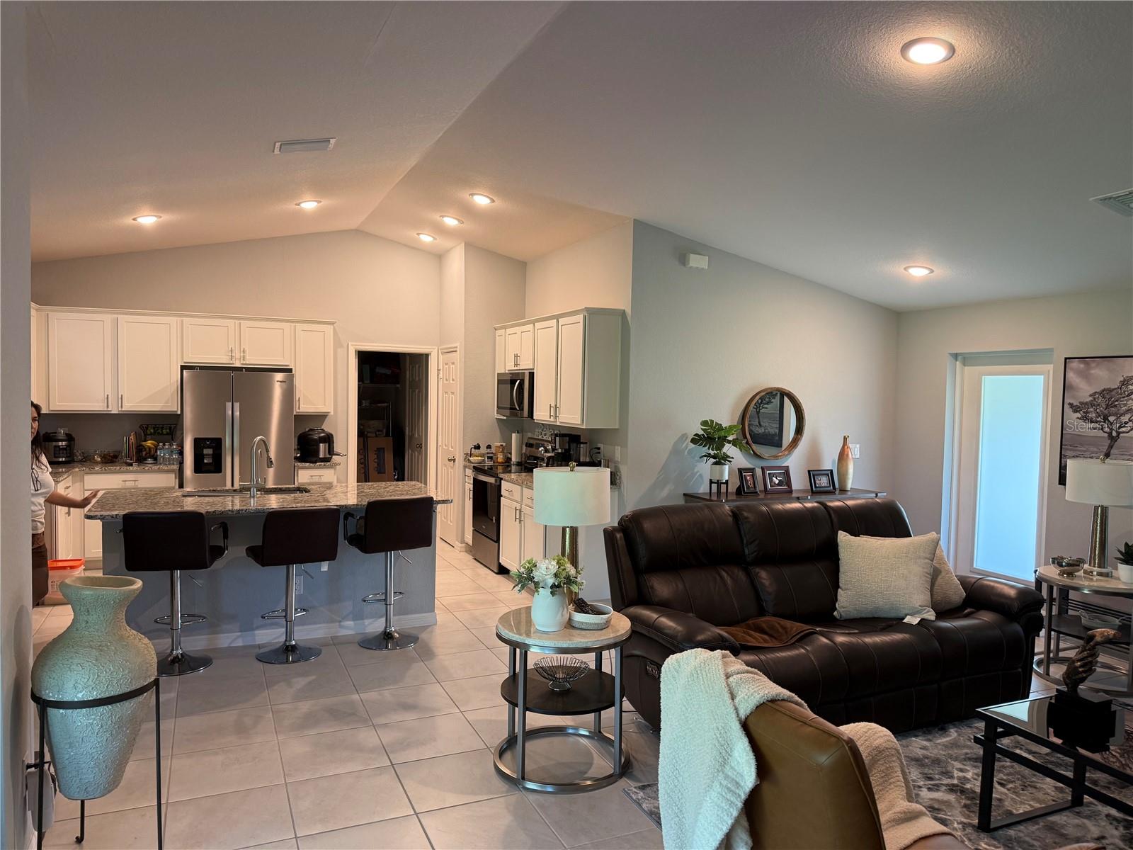 1573 - PORT CHARLOTTE SUB 26 - Residential Lease