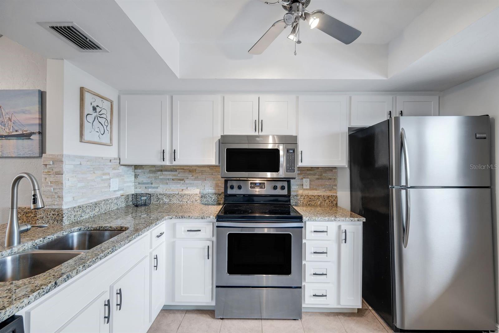 894 BUTTONWOOD DRIVE 221