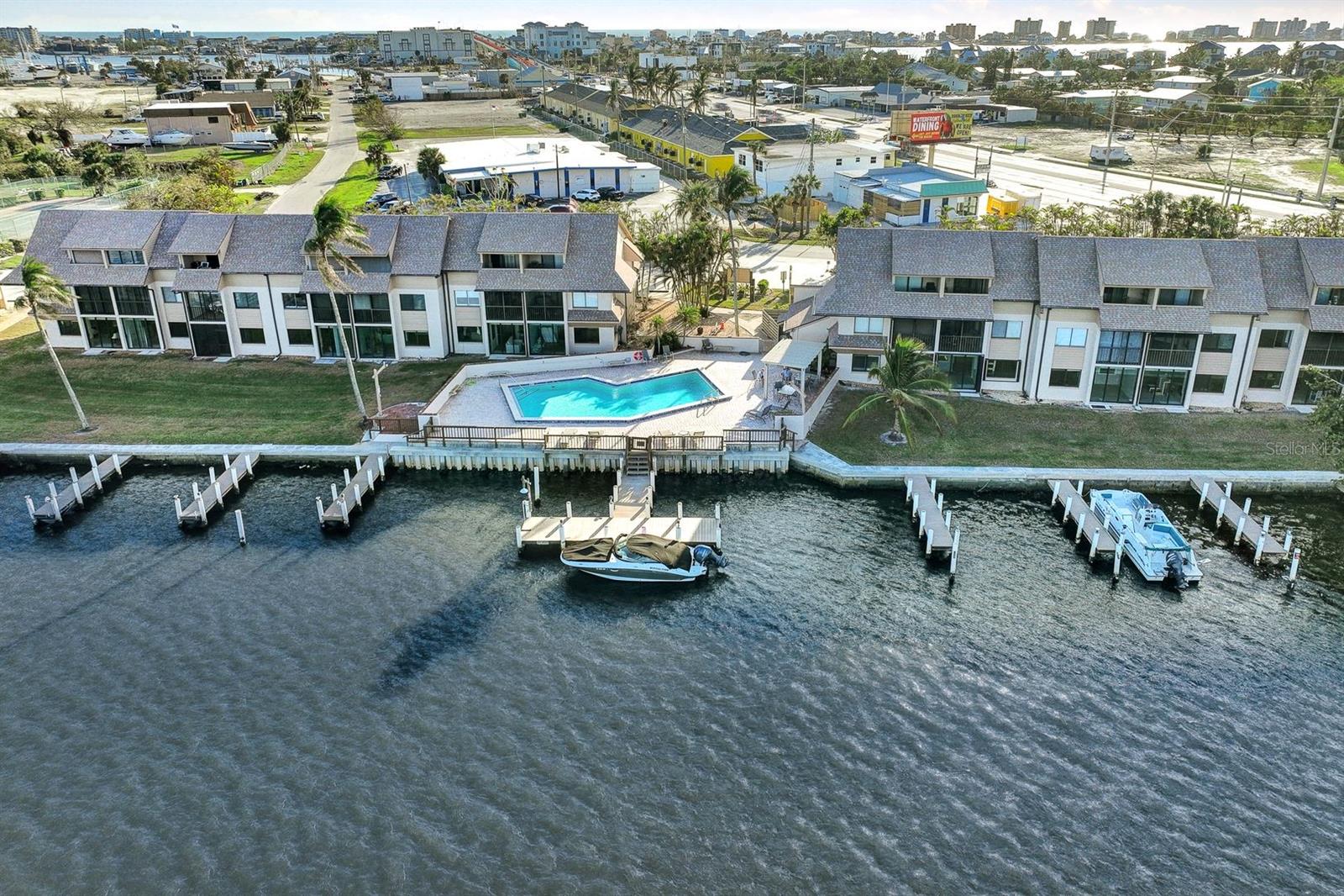 894 BUTTONWOOD DRIVE 221