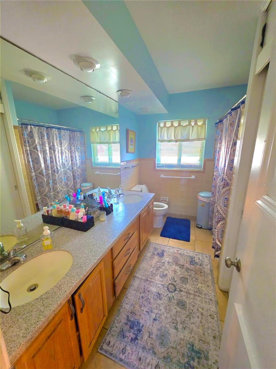 PART OF SW 1/4 OF SW 1/4 OF SEC 13-29-15 DESC FROM - Residential