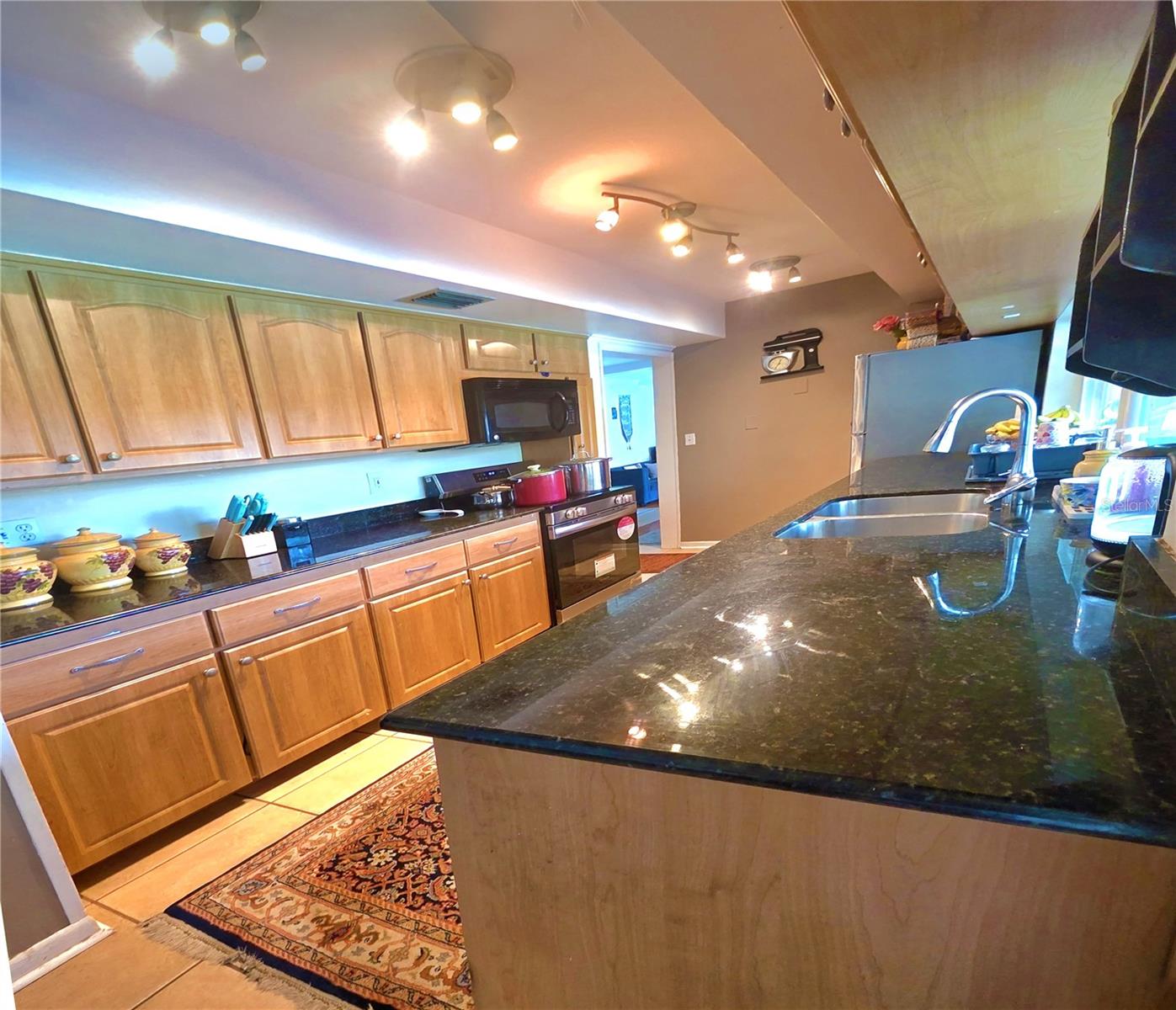 PART OF SW 1/4 OF SW 1/4 OF SEC 13-29-15 DESC FROM - Residential