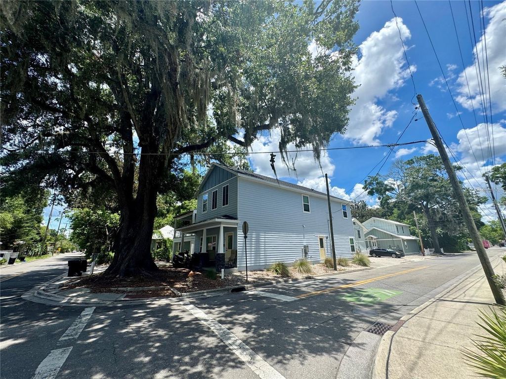 Photo of 301 NW 8th Street, Gainesville, FL 32601 (MLS # GC537029)