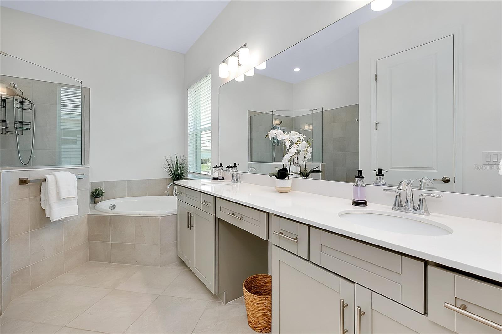 WELLEN PARK GOLF & COUNTRY CLUB - Residential