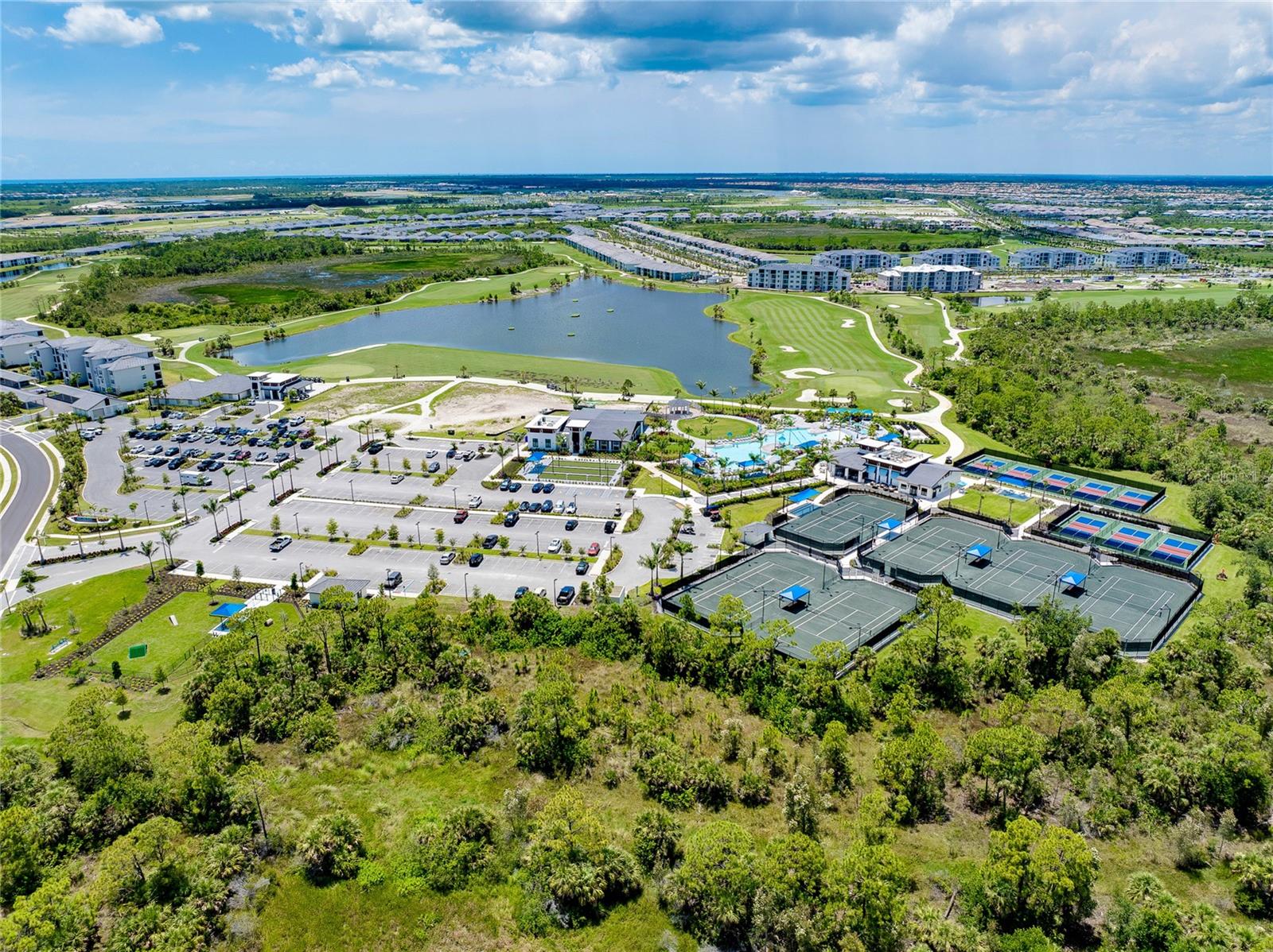 WELLEN PARK GOLF & COUNTRY CLUB - Residential