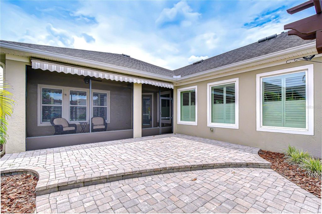 Photo of 6005 Sparrowhead Way, Lithia, FL 33547 (MLS # TB8513014)