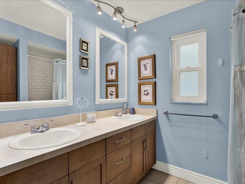 OAKHURST ACRES 3RD ADD - Residential