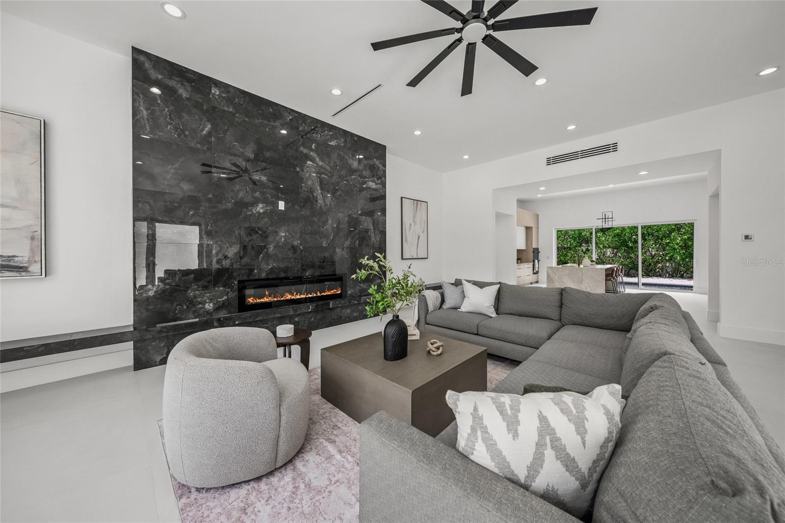 0079 - DESOTO TERRACE - Residential Lease