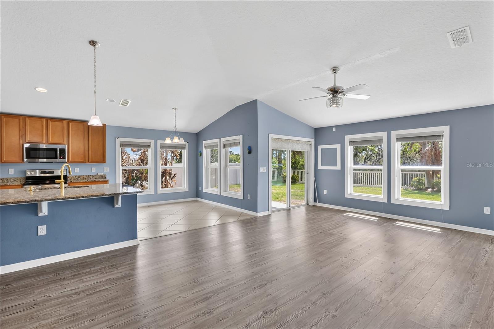 CHAMPIONS RESERVE - Residential