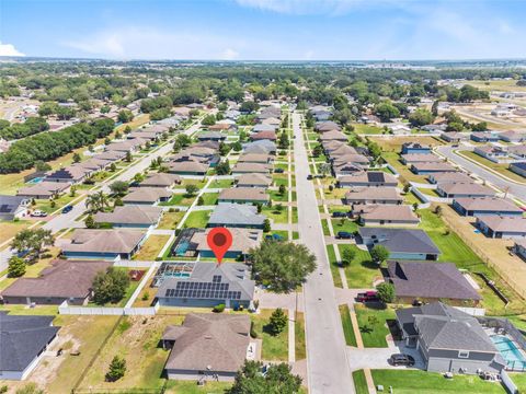 A home in AUBURNDALE