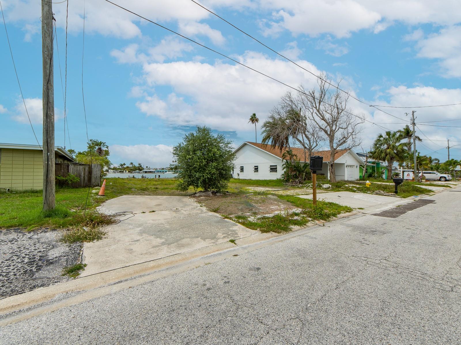 813 BAY POINT DRIVE