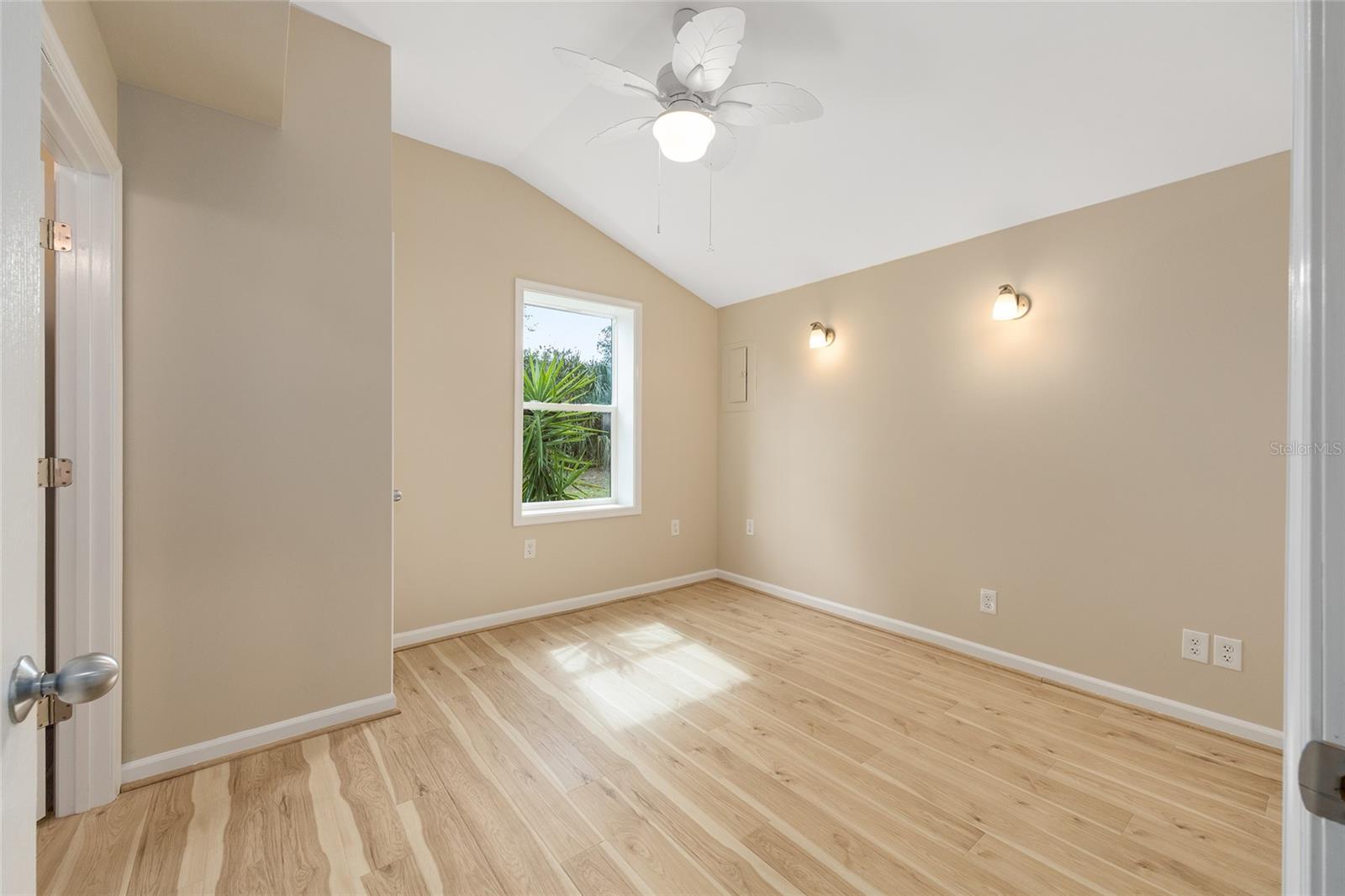 FORDS SUB - Commercial Sale