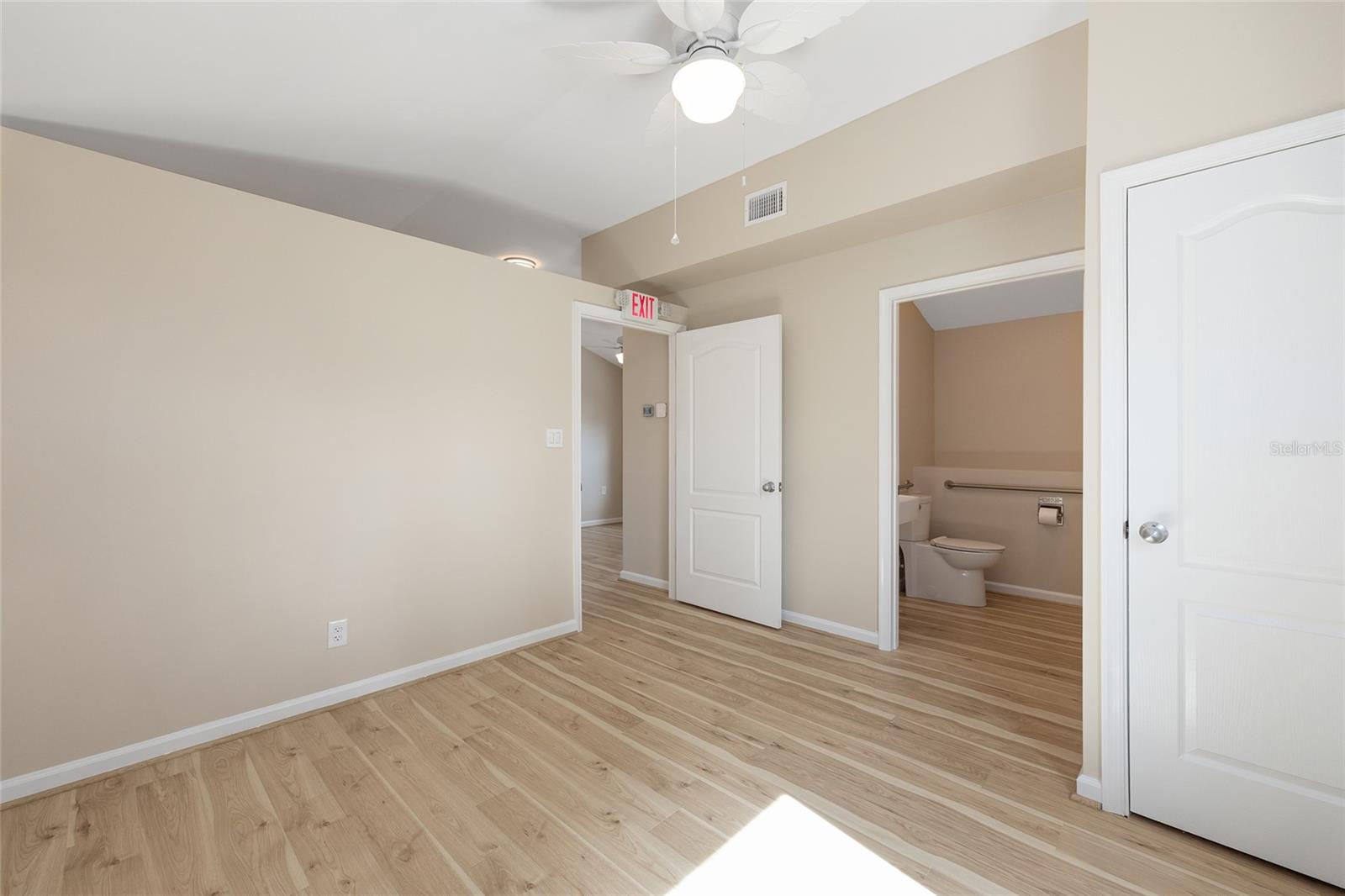 FORDS SUB - Commercial Sale