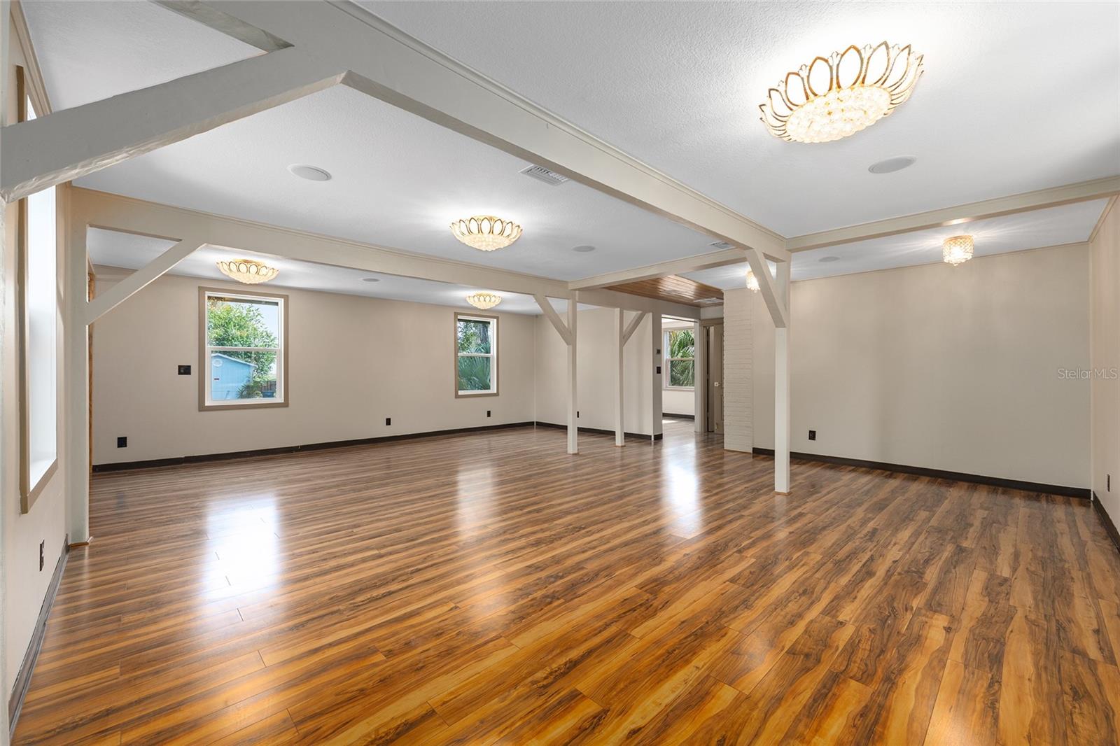 FORDS SUB - Commercial Sale