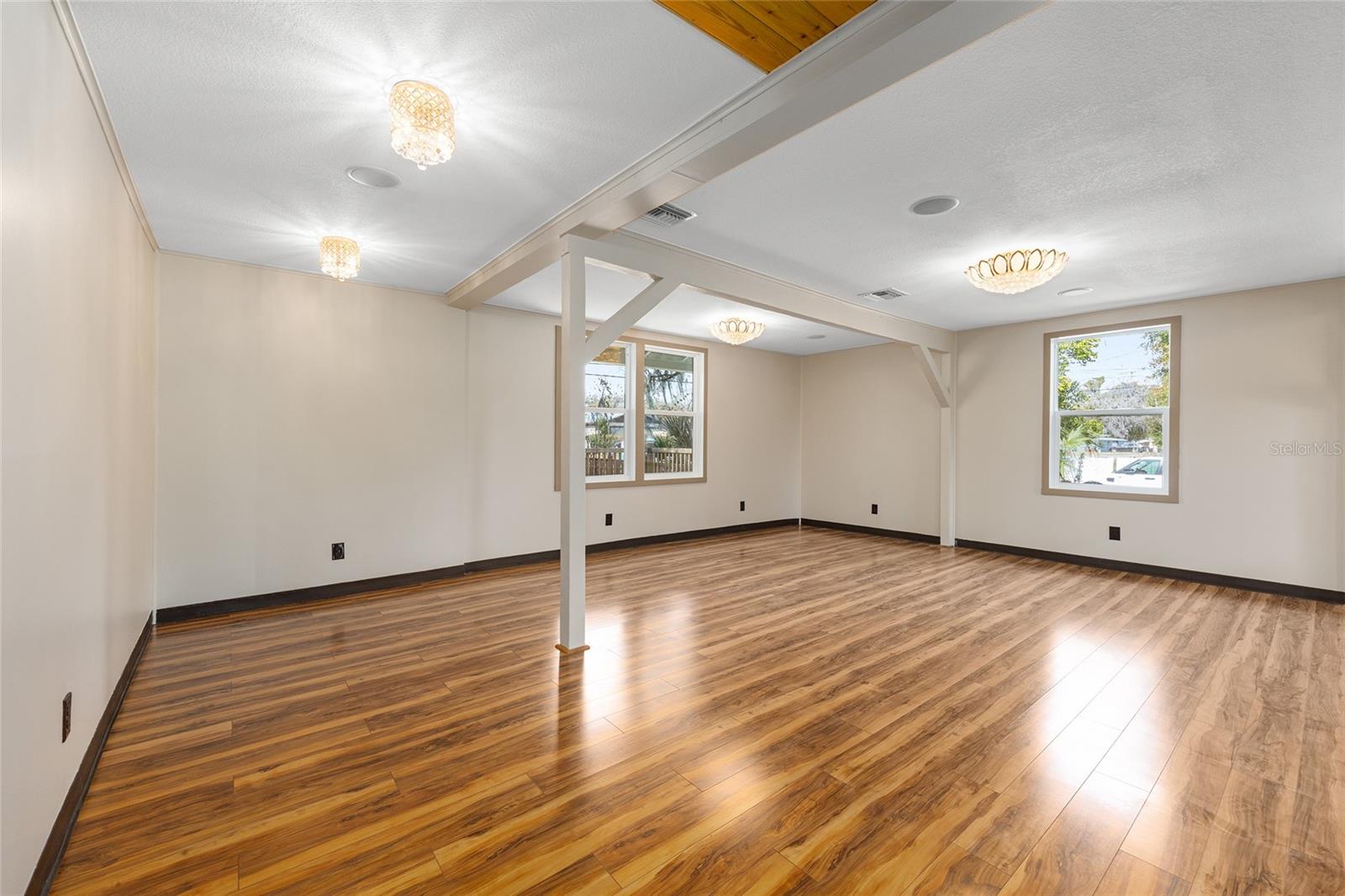 FORDS SUB - Commercial Sale