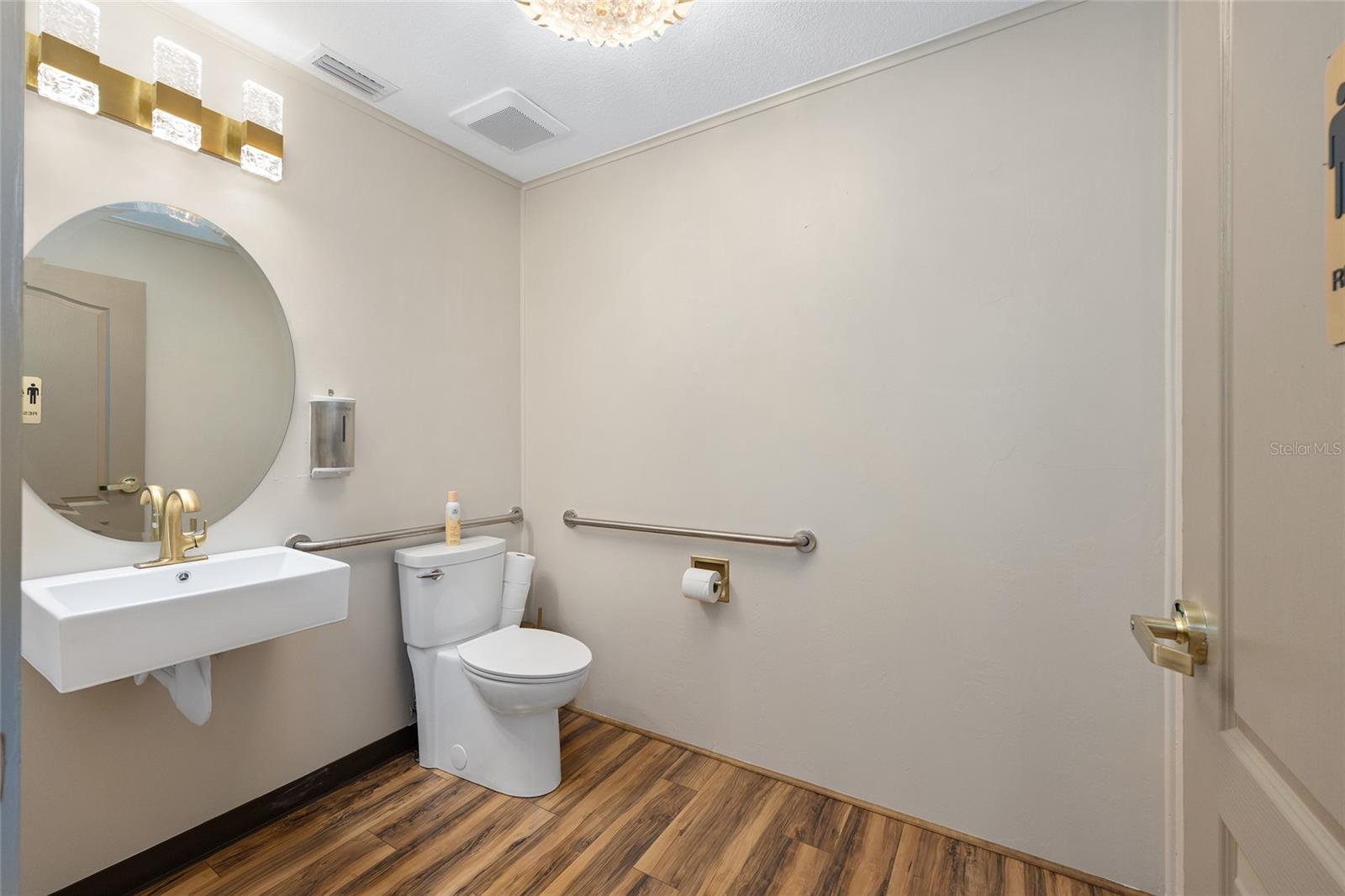 FORDS SUB - Commercial Sale