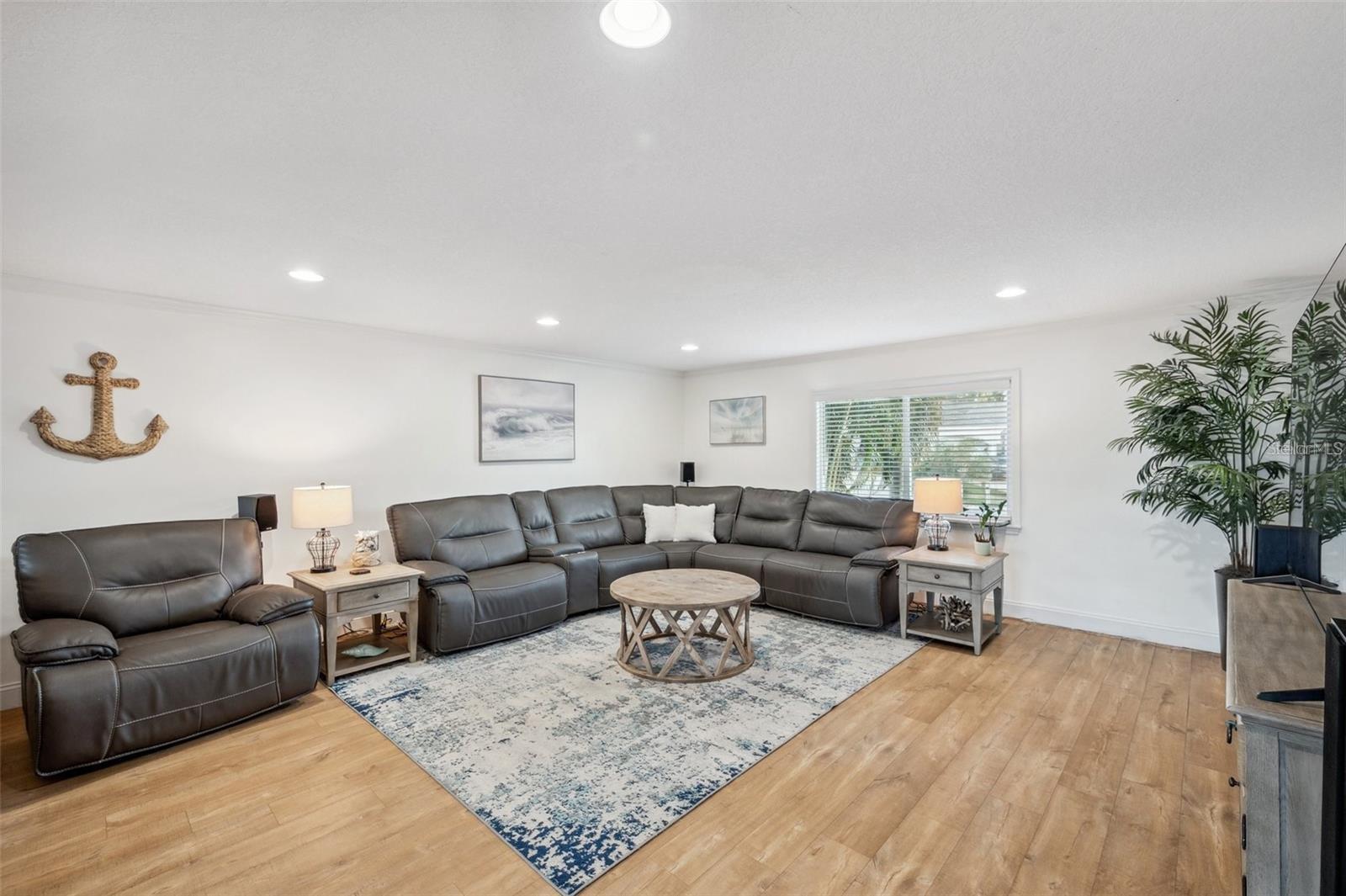 BAYWOOD VILLAGE SEC 5 - Residential