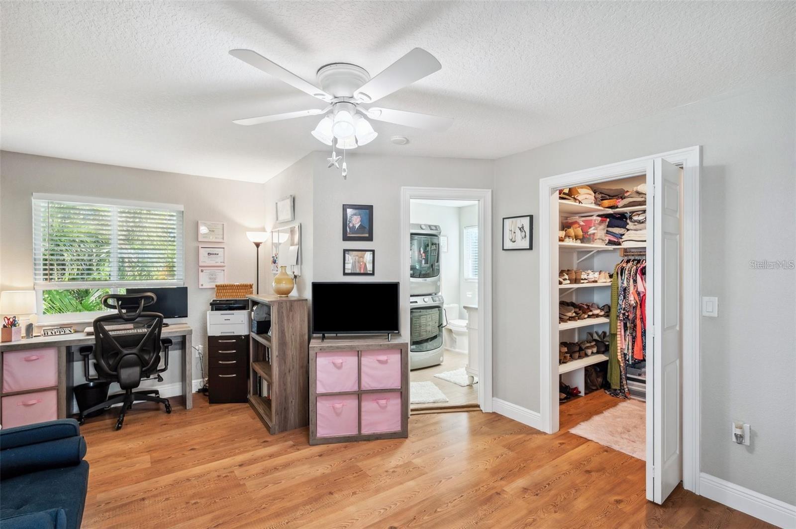 BAYWOOD VILLAGE SEC 5 - Residential