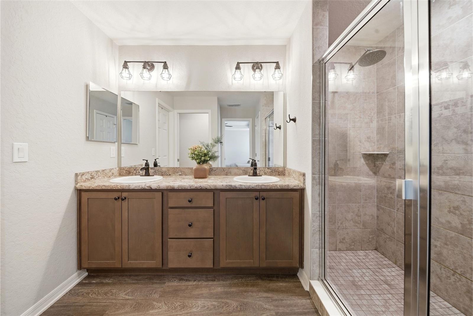 LAKES TR 5 - Residential