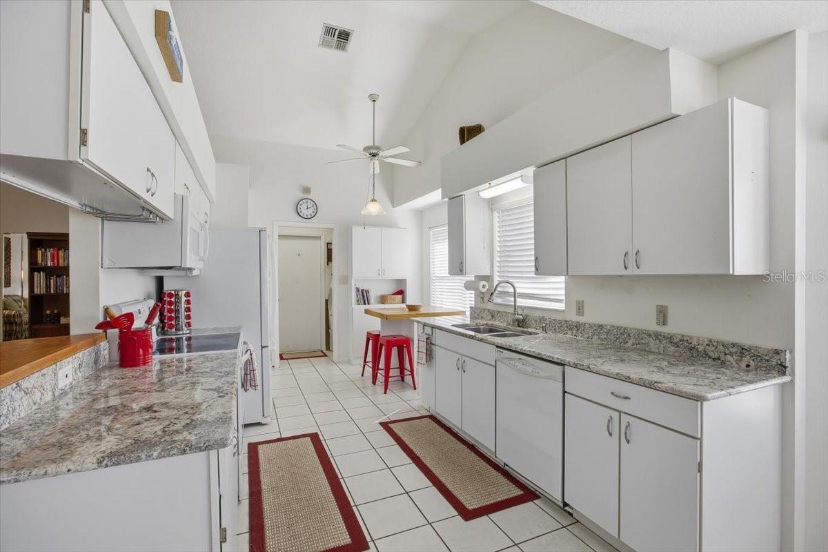 SWEETWATER GOLF & TENNIS CLUB ADD 02 - Residential