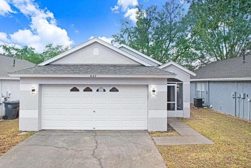 Photo of 807 Cape Cod Circle, Valrico, FL 33594 (MLS # TB8469189)