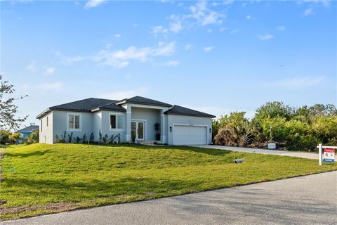 A home in PORT CHARLOTTE