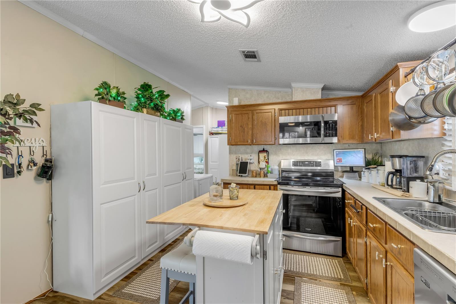 FRIENDLY SHORES COOP - Residential