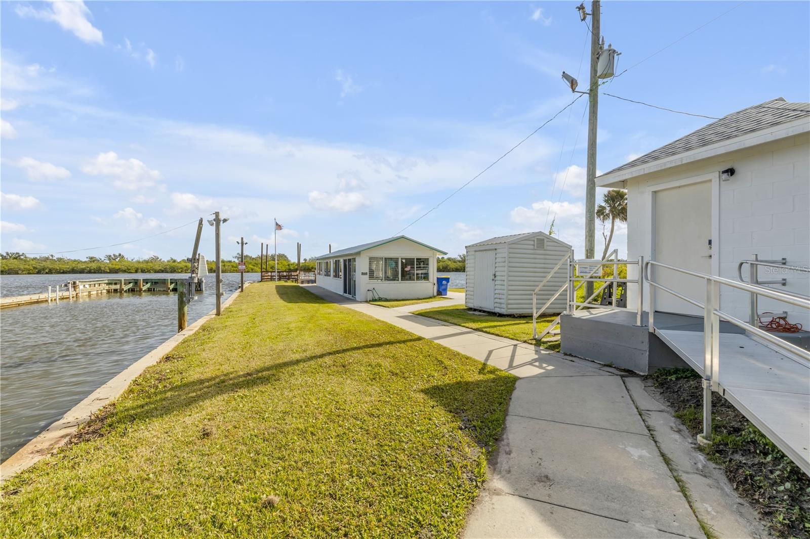 FRIENDLY SHORES COOP - Residential