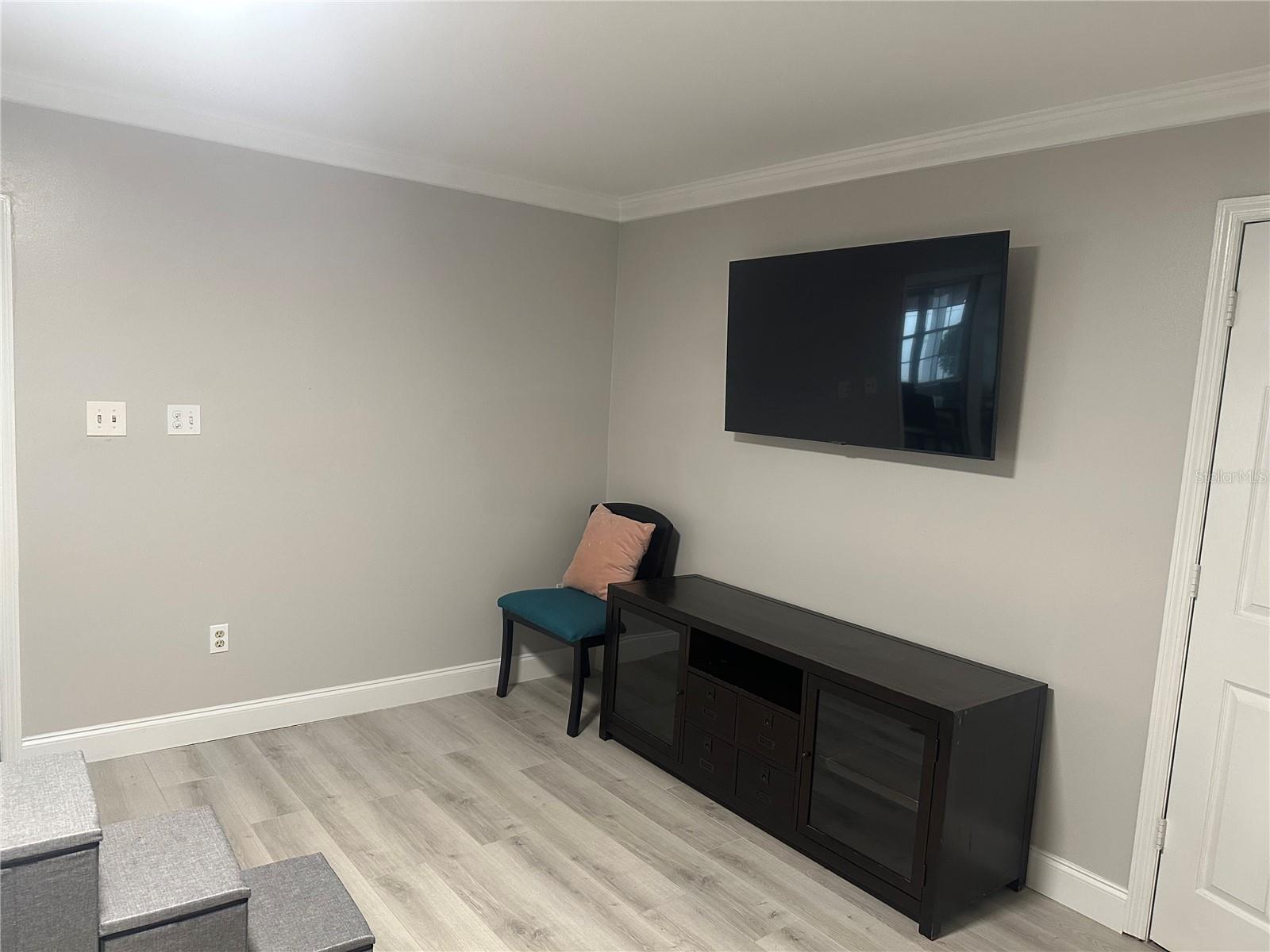 FOREST HILLS - Residential Lease