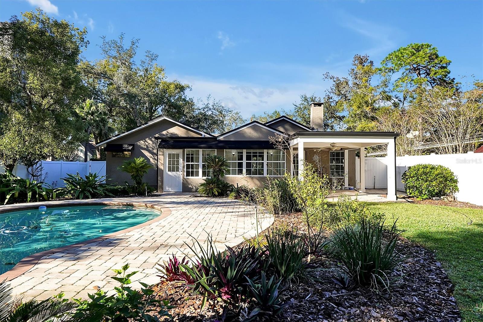 FOREST HILLS - Residential Lease