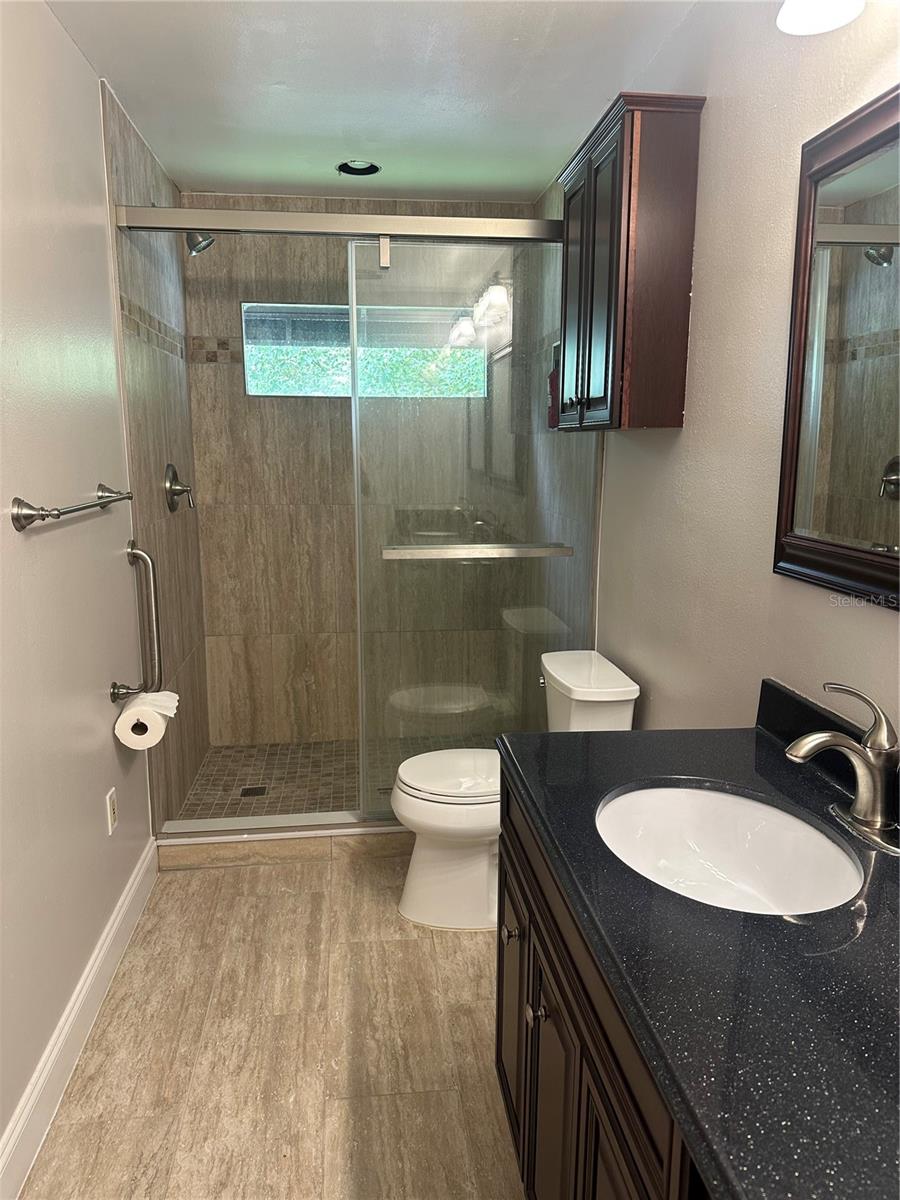 FOREST HILLS - Residential Lease