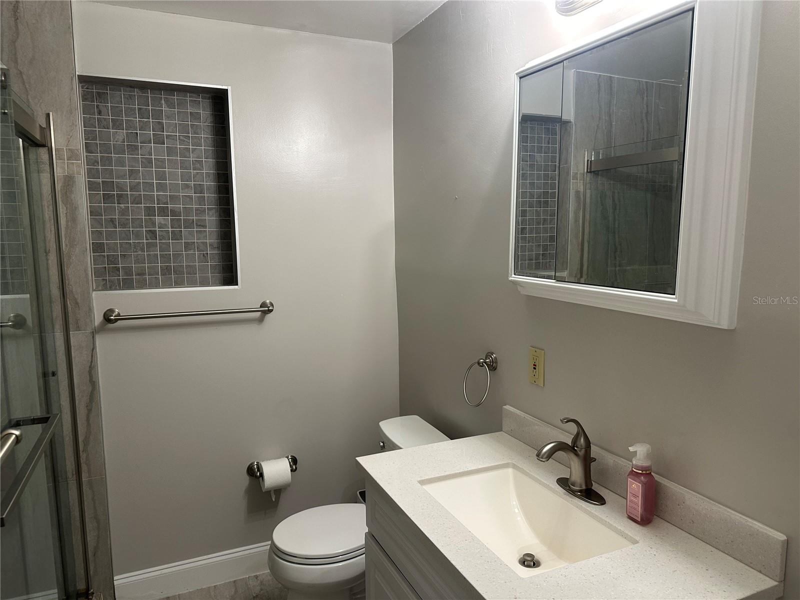 FOREST HILLS - Residential Lease