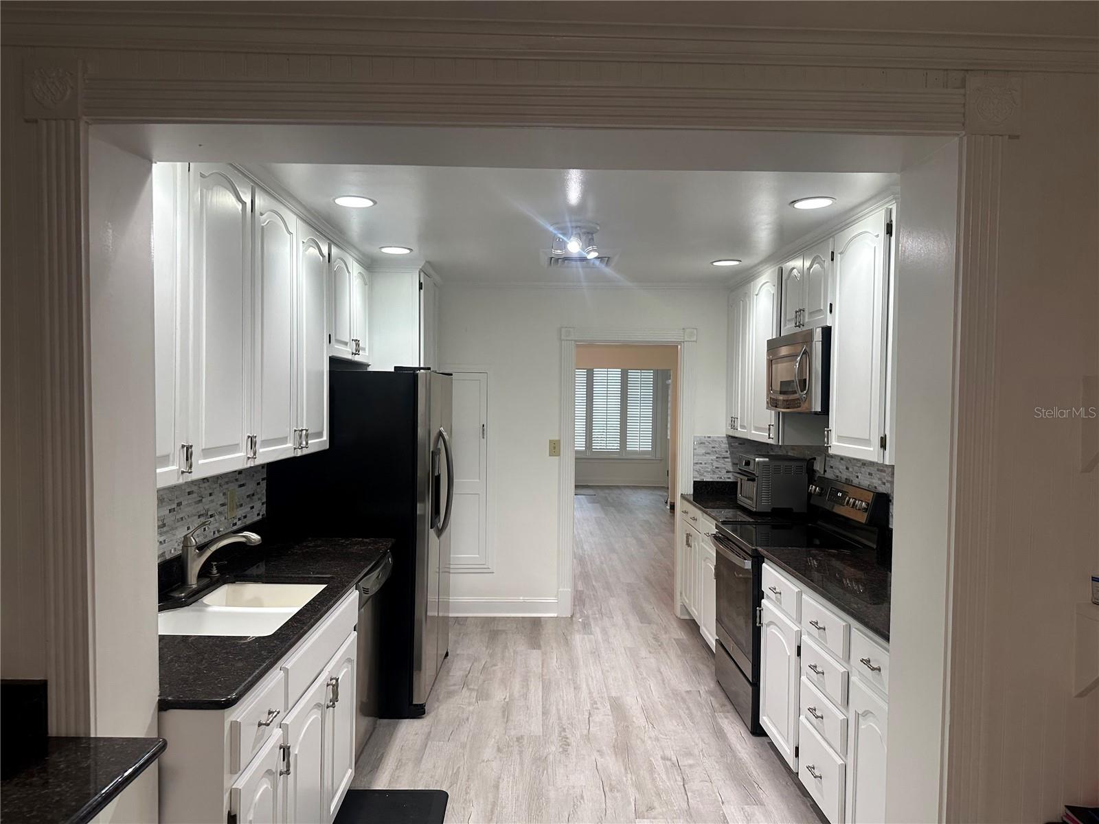 FOREST HILLS - Residential Lease