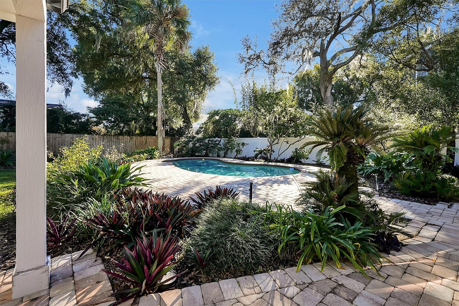 FOREST HILLS - Residential Lease