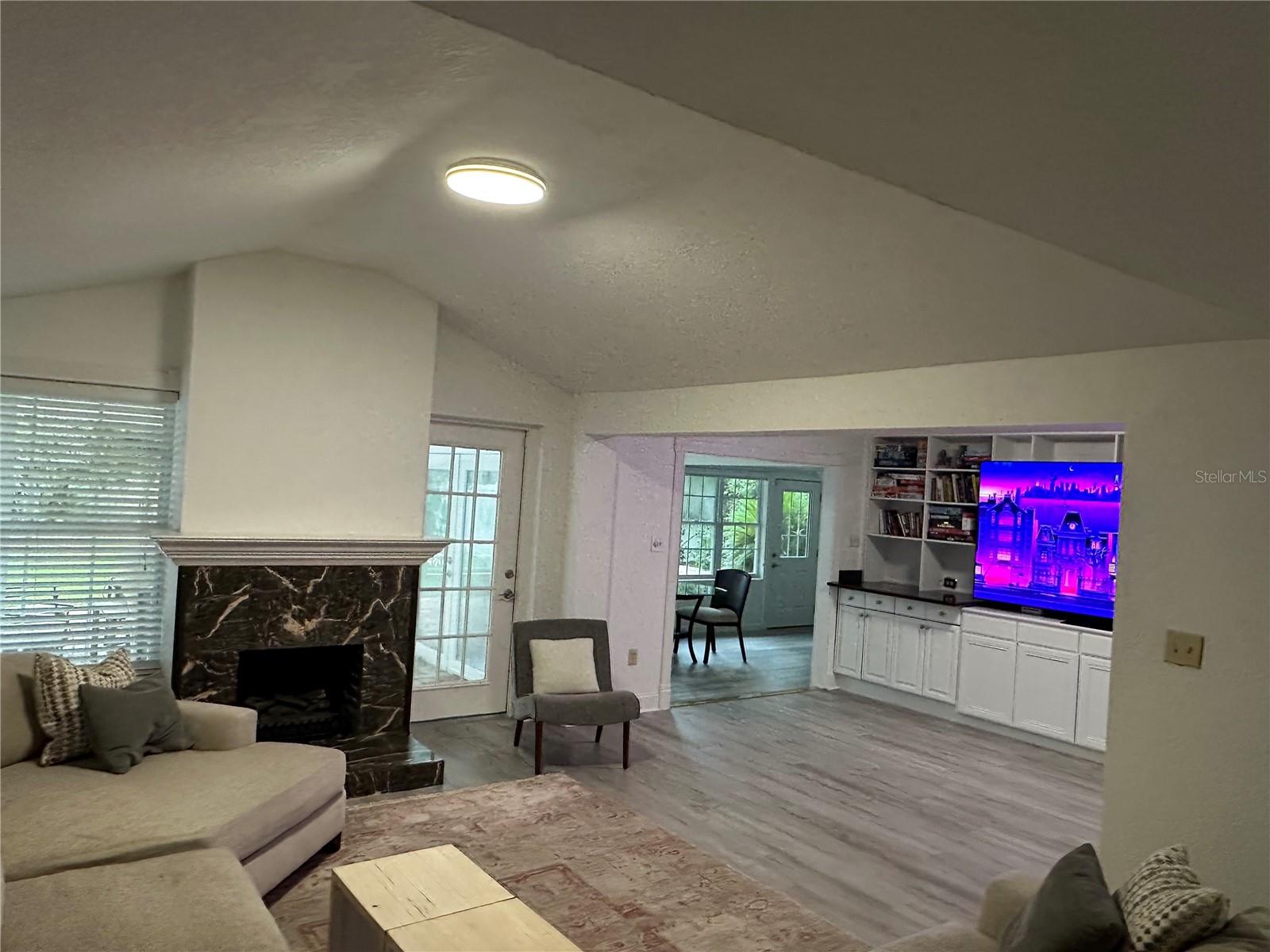 FOREST HILLS - Residential Lease