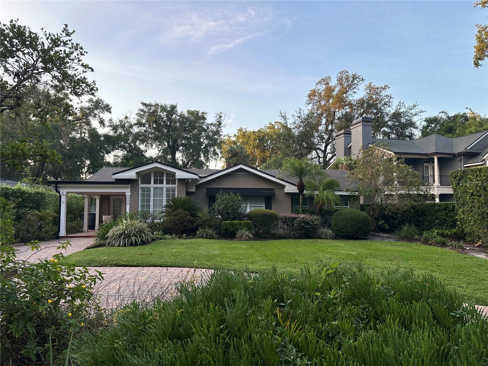 FOREST HILLS - Residential Lease