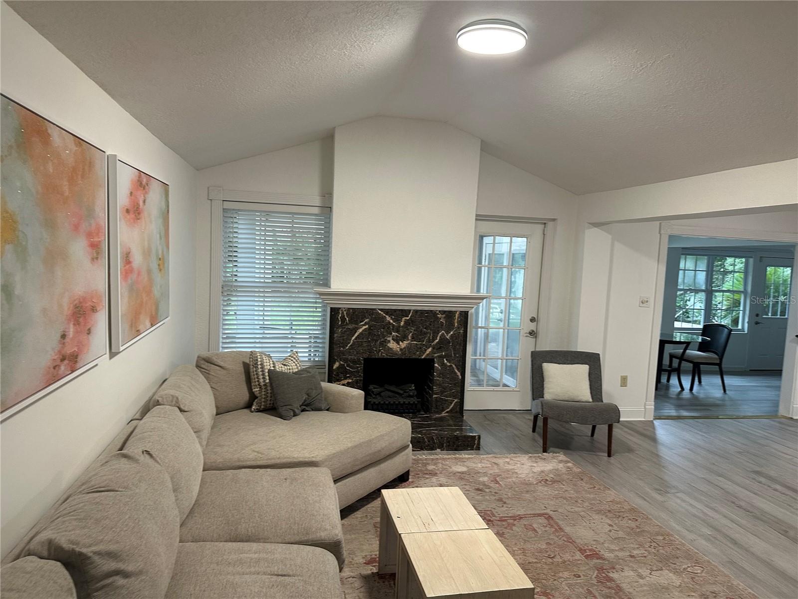 FOREST HILLS - Residential Lease