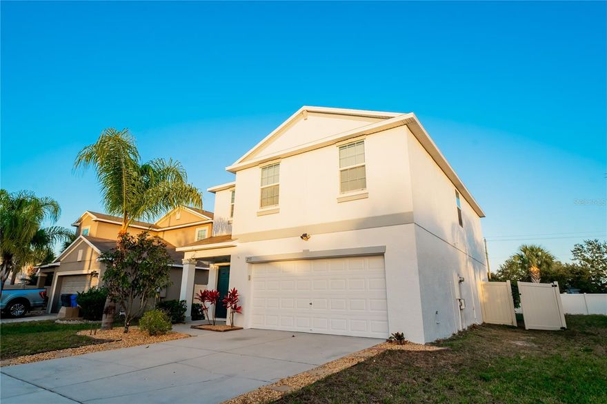 BEAUTIFUL HOUSE  recently renovated, move-in ready 4-bedroom, 2.5-bathroom home is located in a peaceful, newer neighborhood. The open-concept design on the ground floor creates a spacious and inviting atmosphere. The kitchen features a large island, ample storage, sleek quartz countertops in kitchen and all bathrooms, and brand-new stainless steel appliances and new hot water heater. All four bedrooms are located on the second floor, along with a versatile loft that can serve as an office, media room, or additional living area. New luxury vinyl plank (LVP) flooring has been installed throughout the second floor.
Enjoy a vibrant community lifestyle with amenities such as a resort-style pool, dog park, playground, and scenic walking paths. The home is ideally located with easy access to I-75. The fully fenced backyard is perfect for entertaining or unwinding, while the upgraded landscaping and fresh exterior and interior paint add even more charm to this beautiful property.