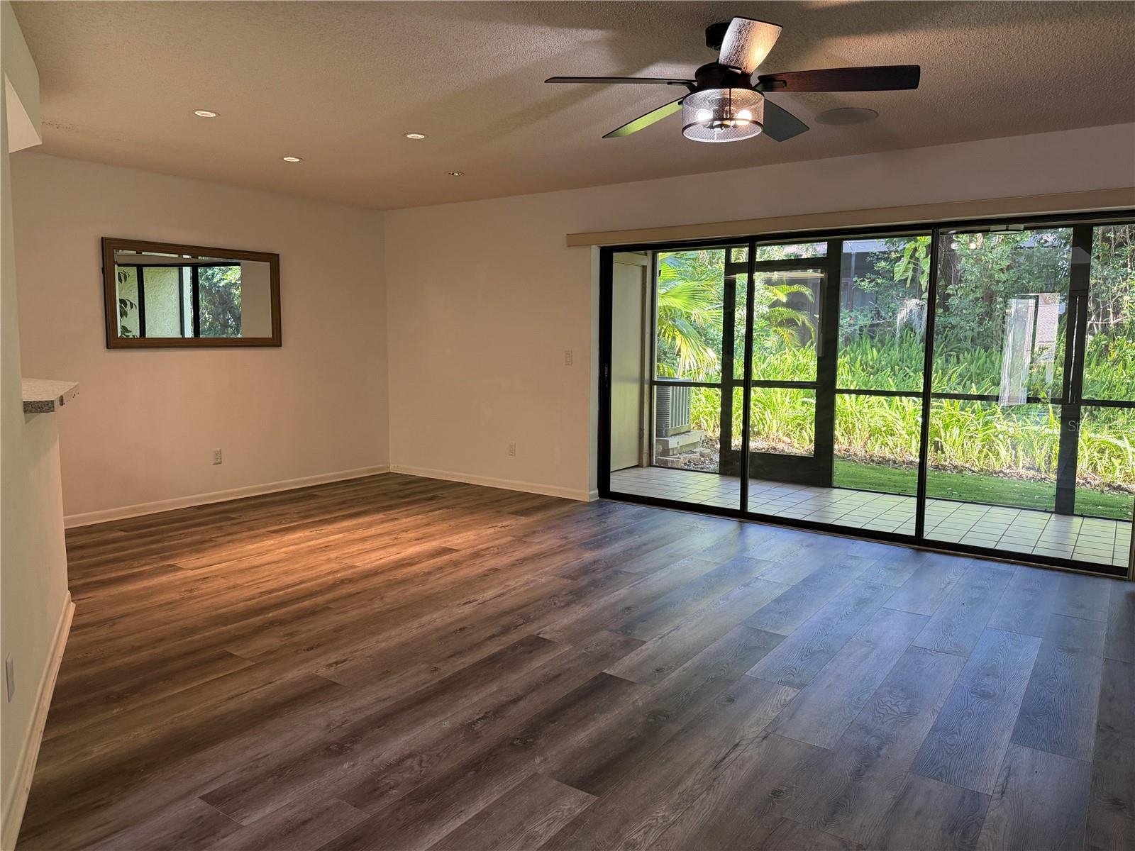 WHISPERING WOODS - Residential