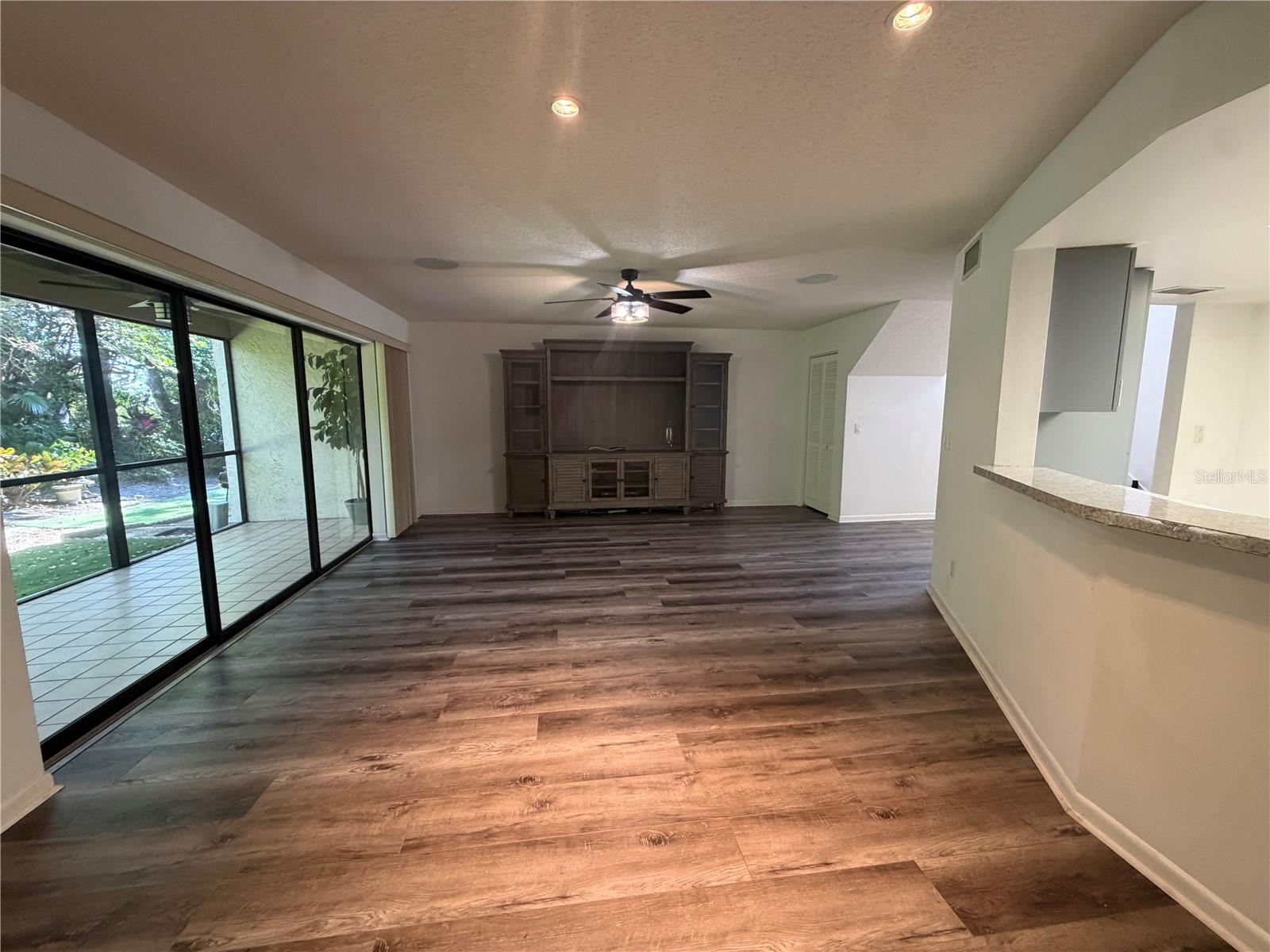 WHISPERING WOODS - Residential