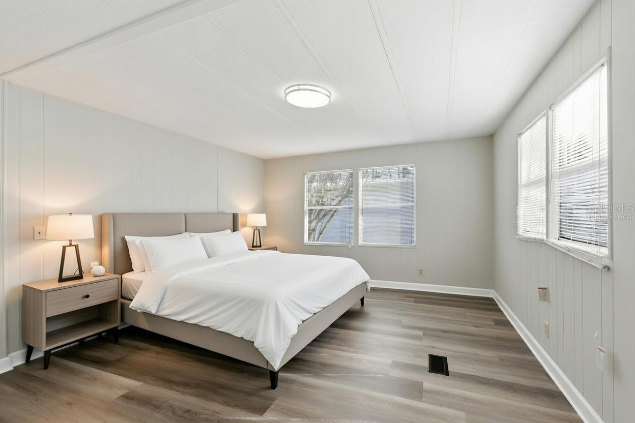 29250 US HIGHWAY 19 N 578