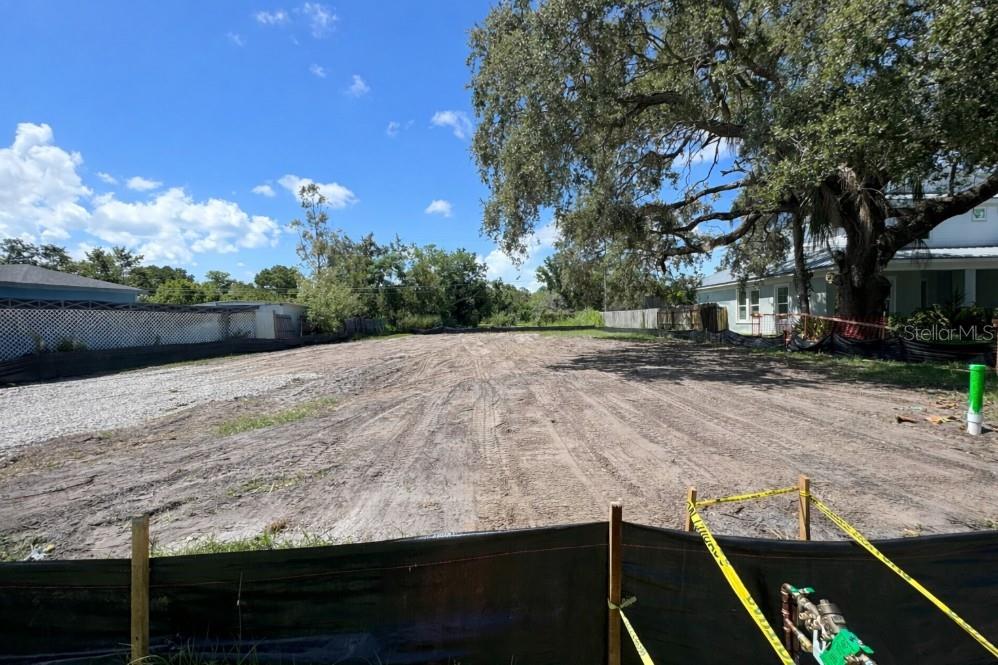 PAVER PARK ESTATES - Land