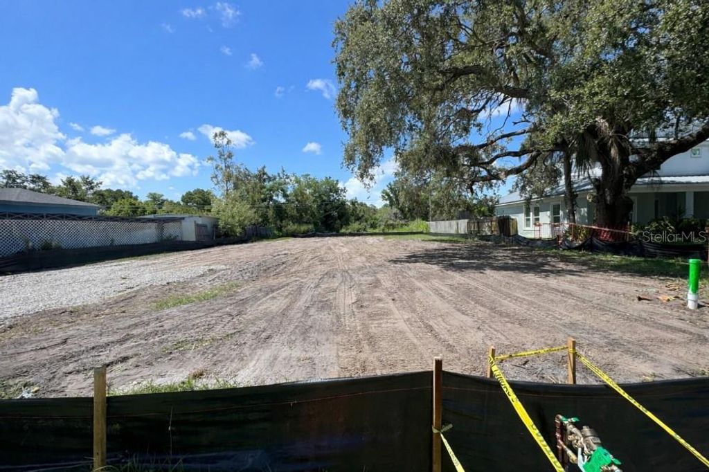 Photo of 2494 S Milmar Drive, Sarasota, FL 34237 (MLS # A4677774)